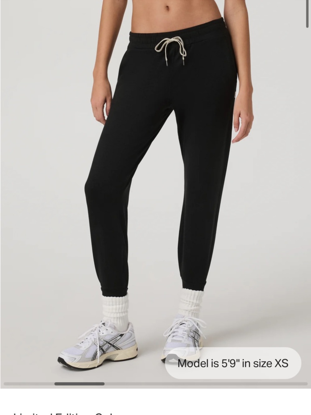 Vuori Women’s Black Performance Jogger Medium